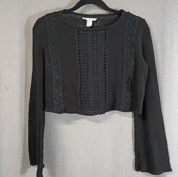 Forever 21 Sz Large Juniors Cropped Sweater w/Flared Sleeves Black - Picture 1 of 6